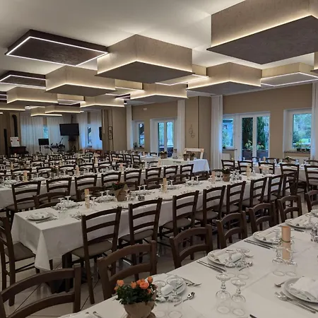 מלון Ristorante Sasso Remenno *